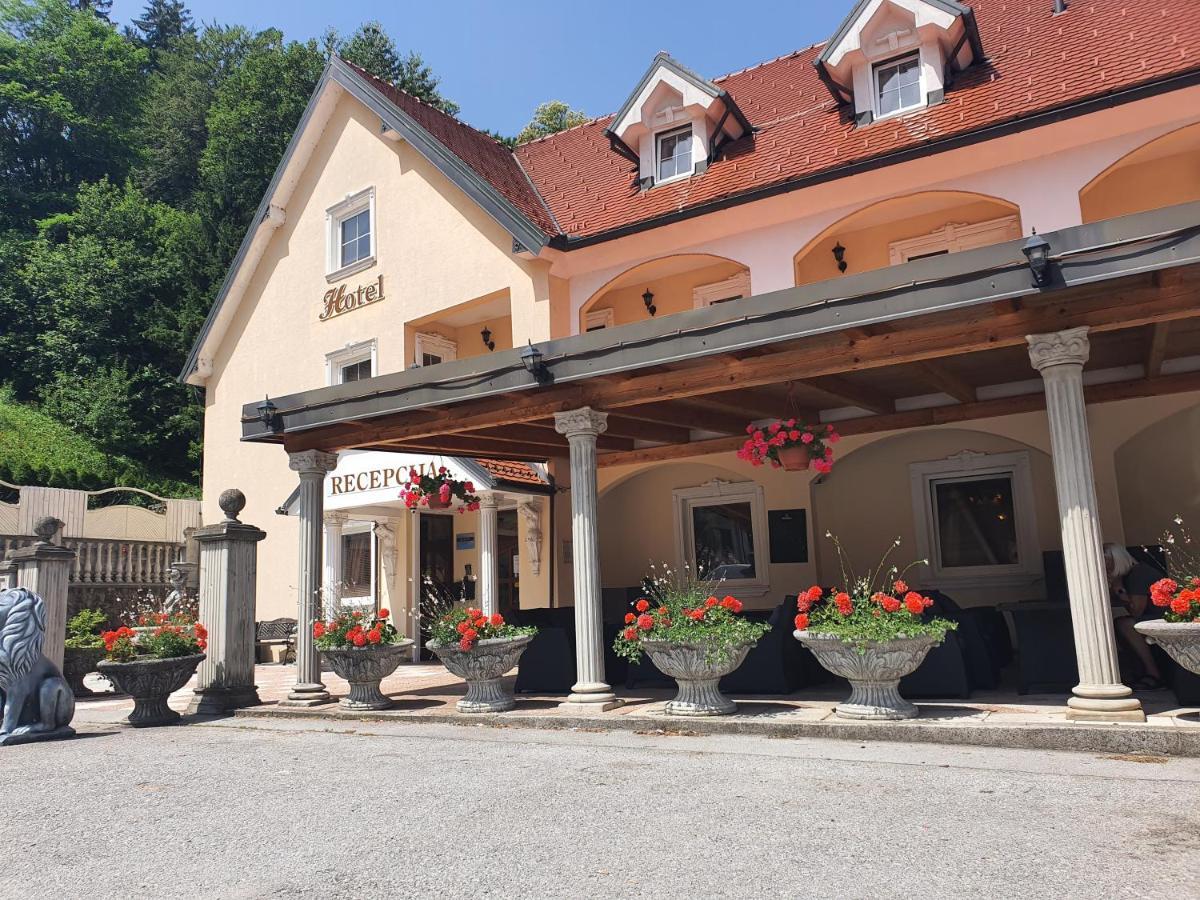 ולנז'ה Hotel Razgorsek מראה חיצוני תמונה