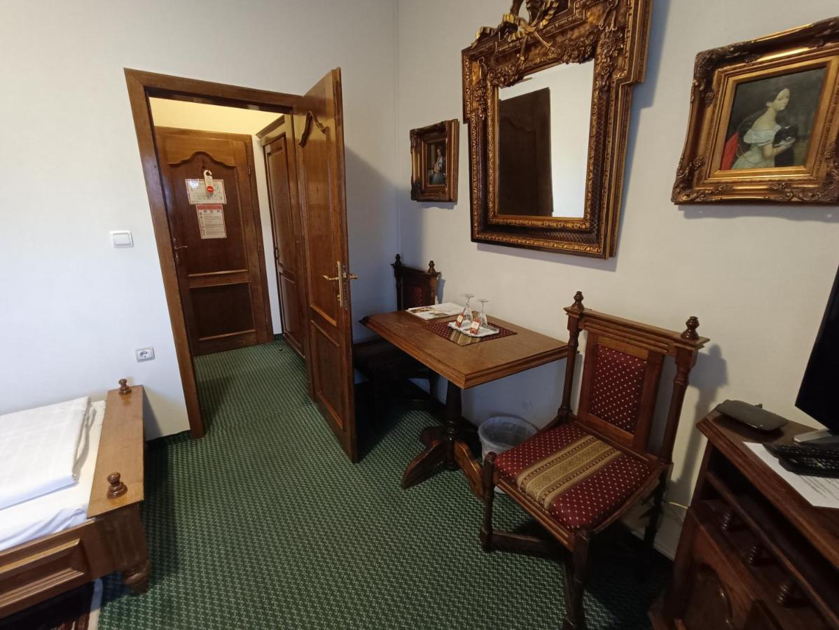 ולנז'ה Hotel Razgorsek מראה חיצוני תמונה