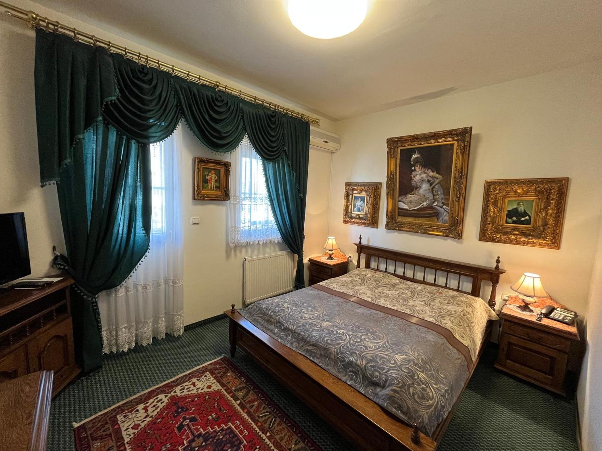 ולנז'ה Hotel Razgorsek מראה חיצוני תמונה