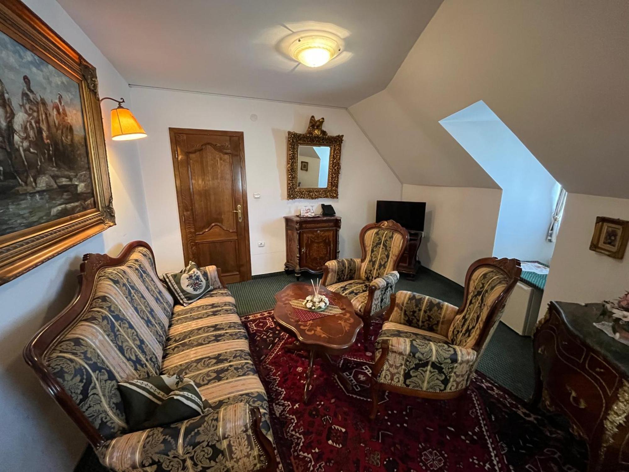 ולנז'ה Hotel Razgorsek מראה חיצוני תמונה