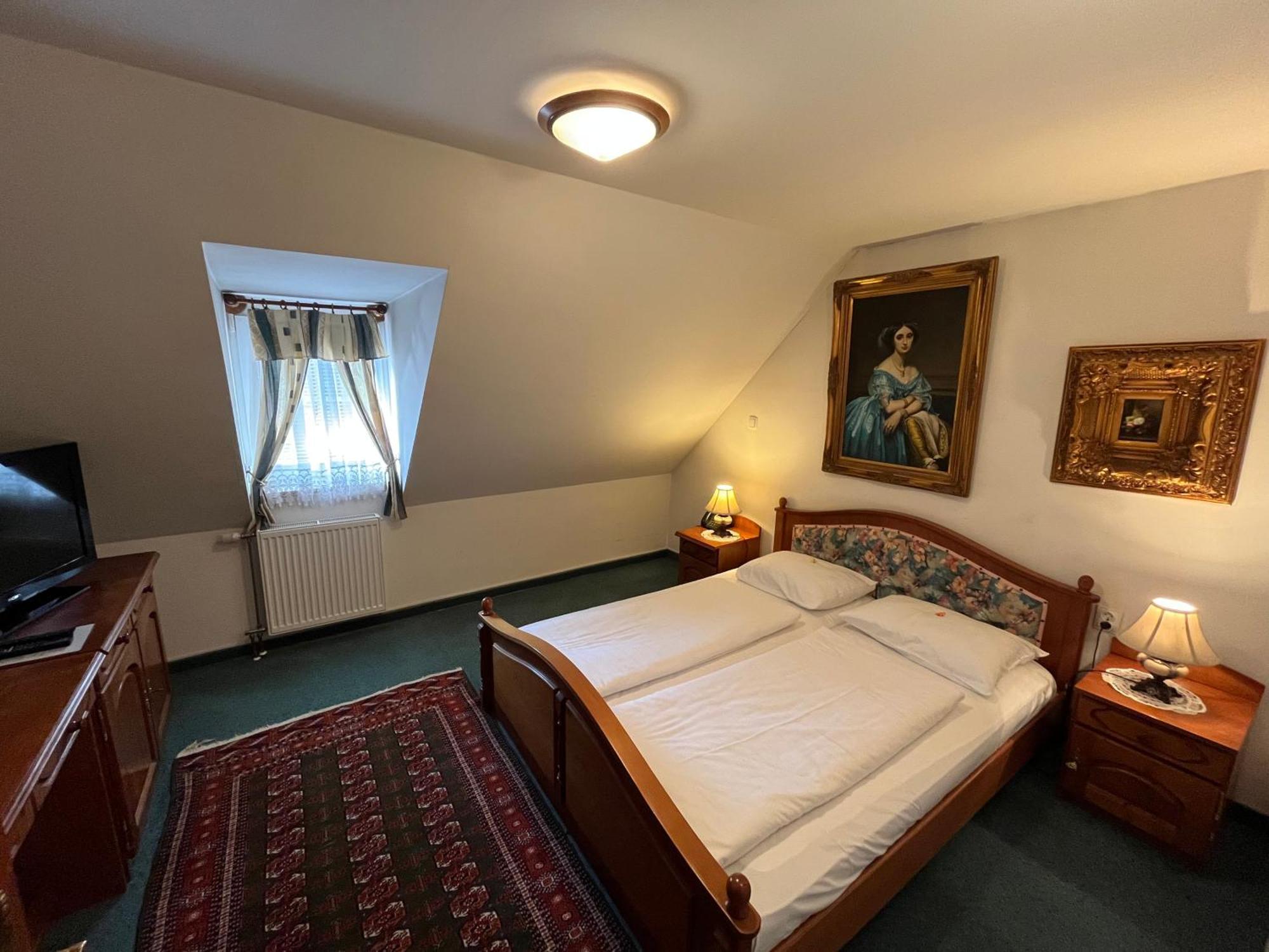 ולנז'ה Hotel Razgorsek מראה חיצוני תמונה