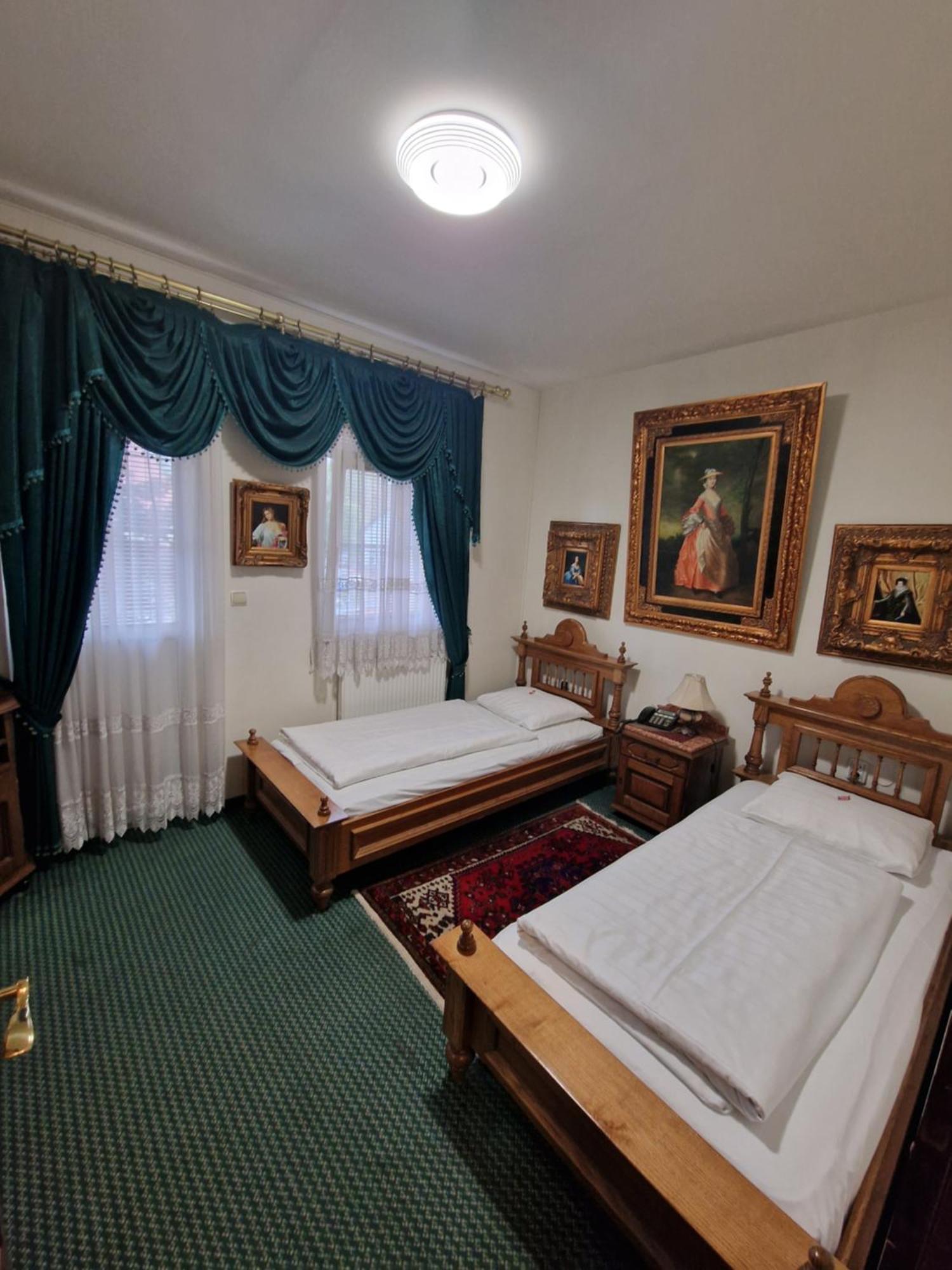 ולנז'ה Hotel Razgorsek מראה חיצוני תמונה