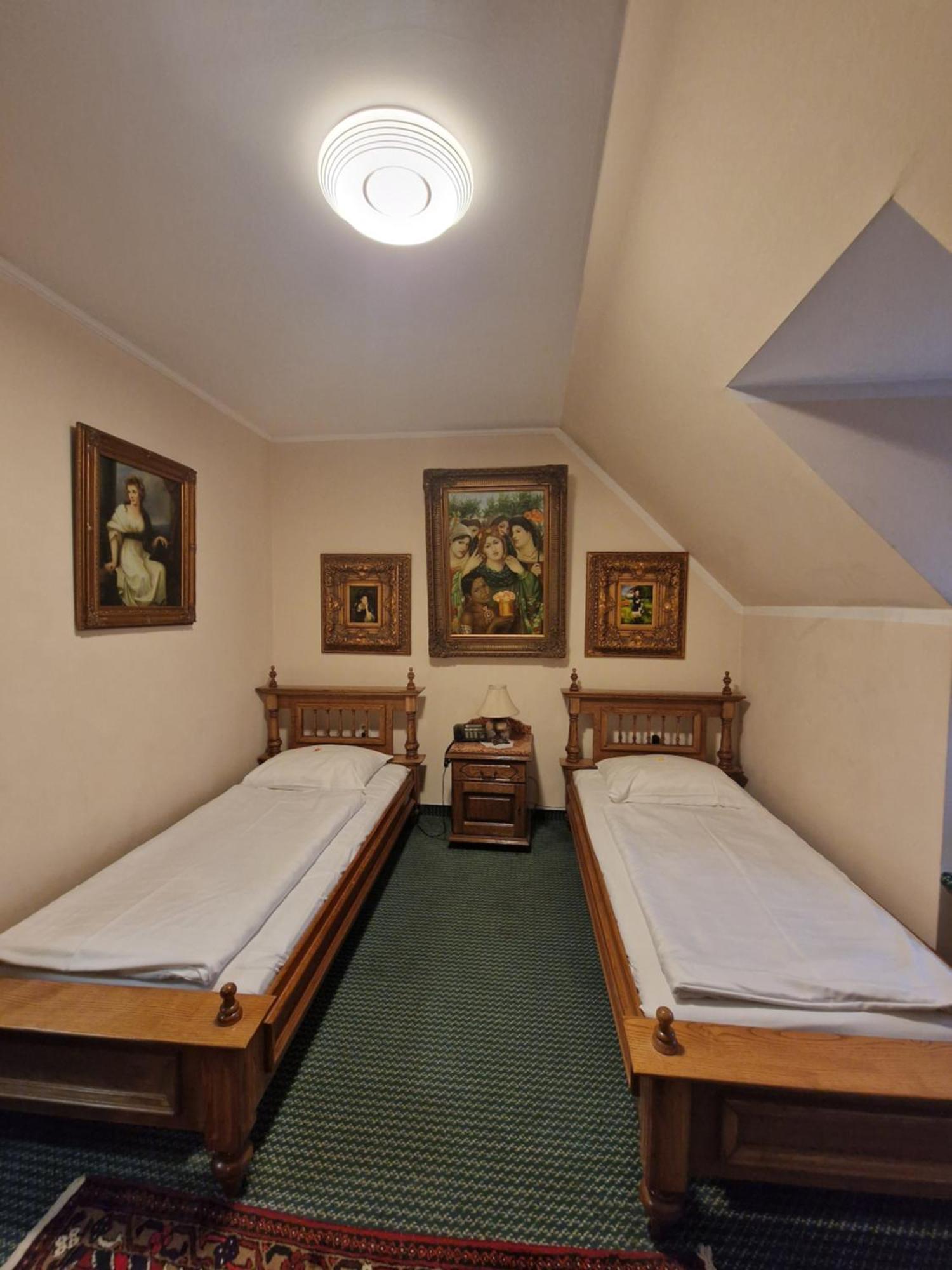 ולנז'ה Hotel Razgorsek מראה חיצוני תמונה