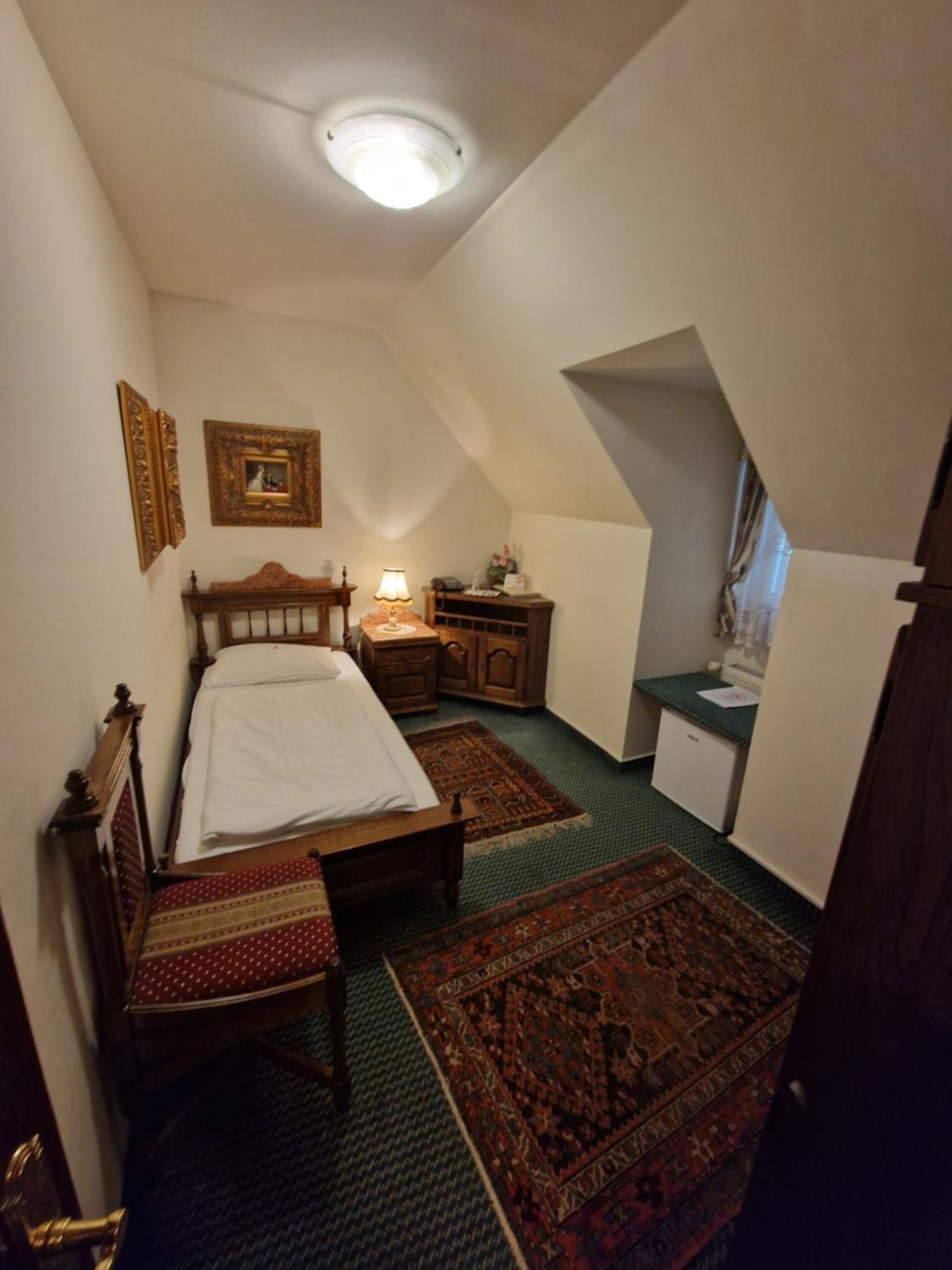 ולנז'ה Hotel Razgorsek מראה חיצוני תמונה